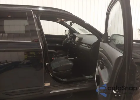 2020 Mitsubishi Outlander Le 2.4 S-Awc from USA, damaged, VIN JA4AZ3A31LZ042496